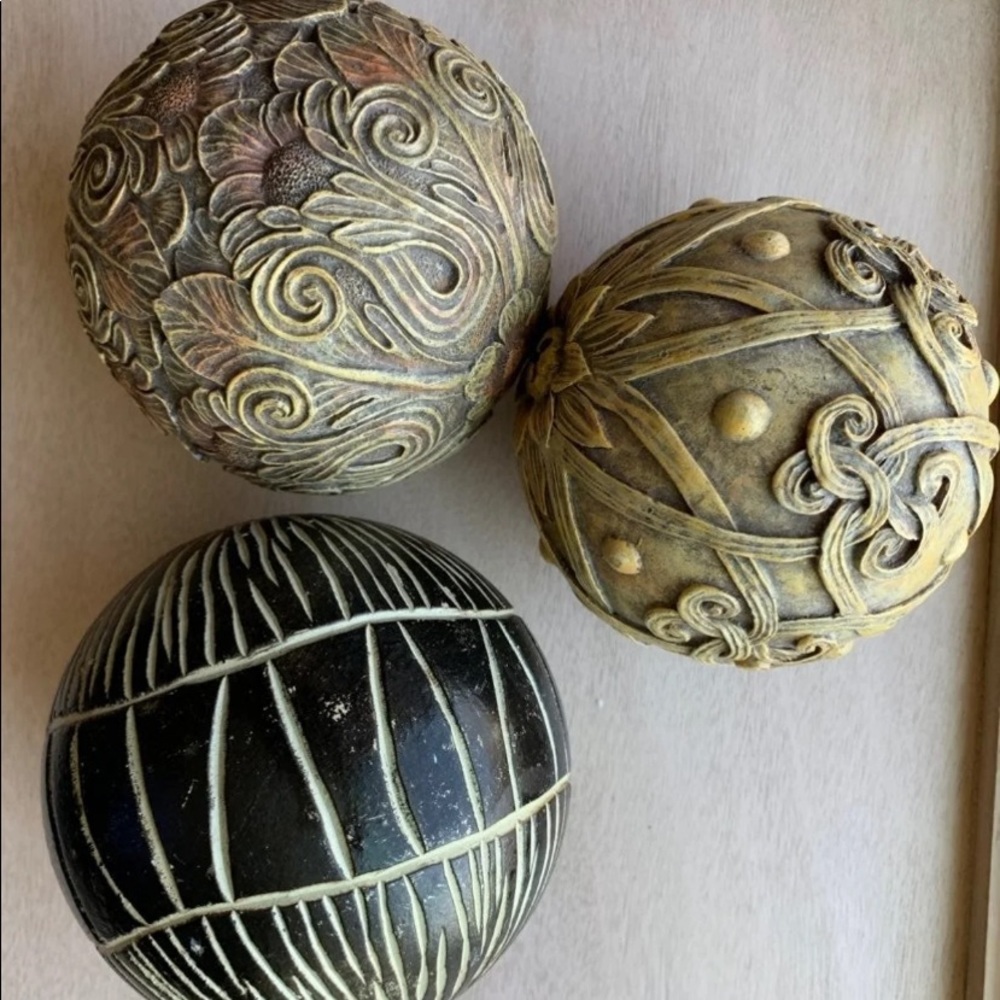 Decorative balls